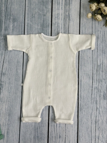 Купить оптом 338-М. Комбинезон детский из муслина, хлопок 100%, размеры 56,62,68, молочный в Всеволожске